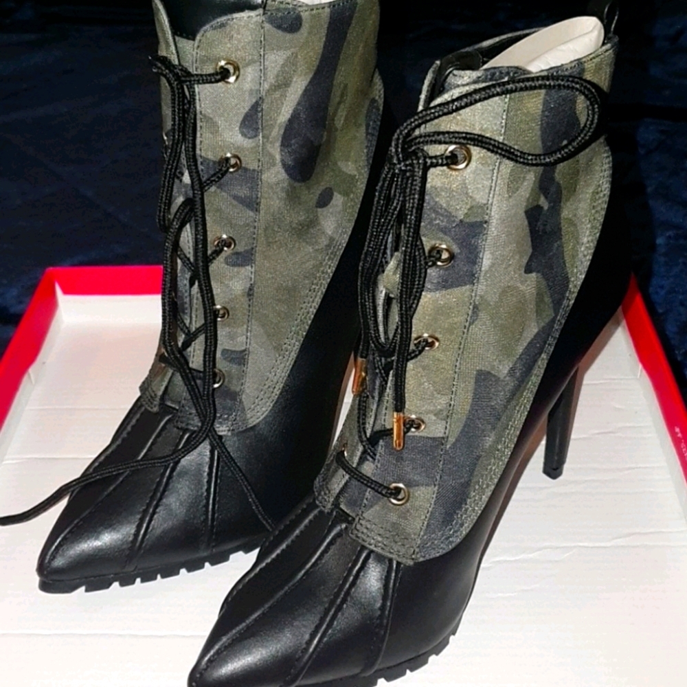 Camo heel boots